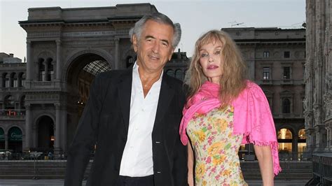 femme bernard henri levy|Arielle Dombasle : ses confidences osées sur sa vie。